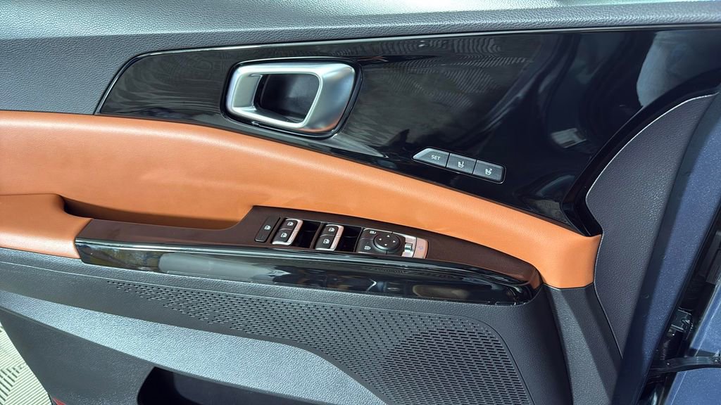 Used 2024 Kia Carnival SX Prestige image 23