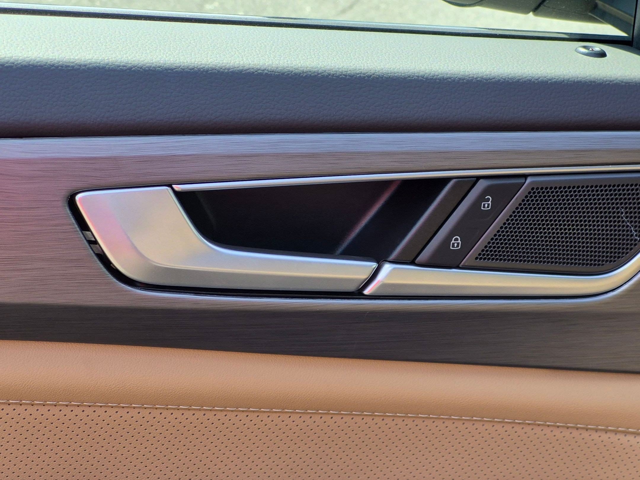 New 2026 Volkswagen Atlas Cross Sport SE FWD image 12