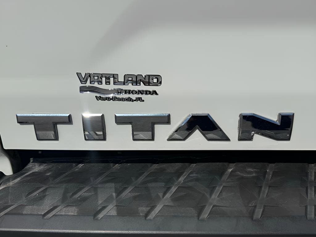 Used 2022 Nissan Titan S image 41