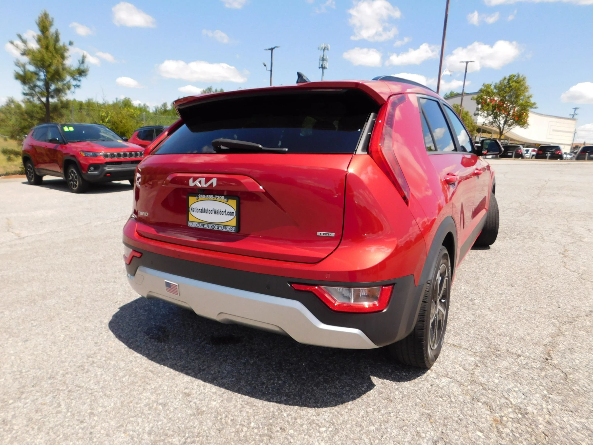 Used 2023 Kia Niro EX FWD image 5