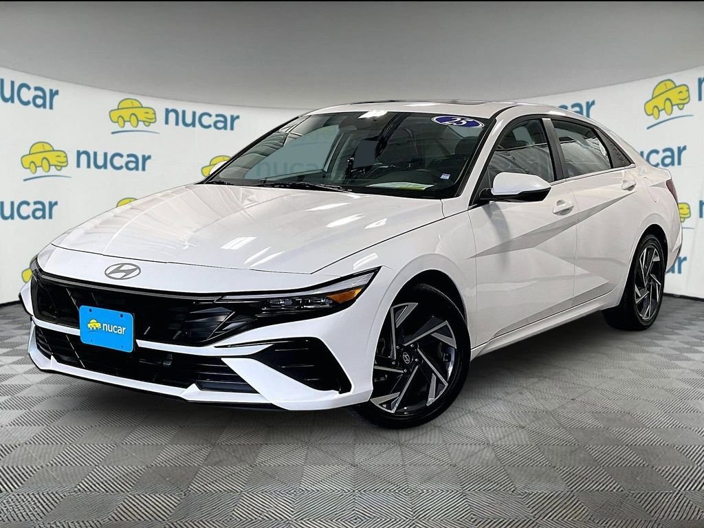 Used 2025 Hyundai Elantra Limited FWD image 3