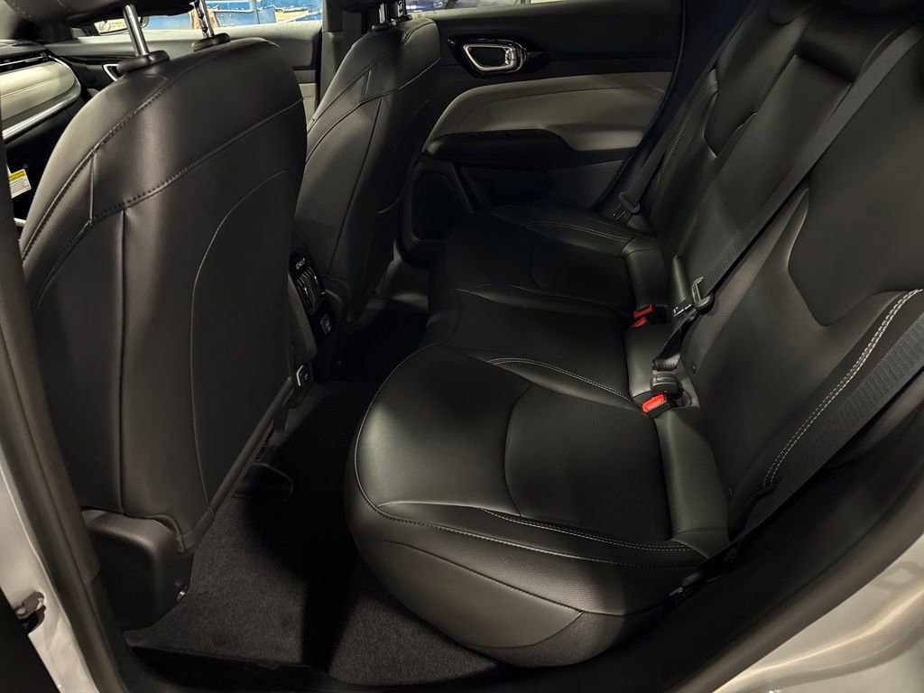 New 2026 Jeep Compass Limited image 24
