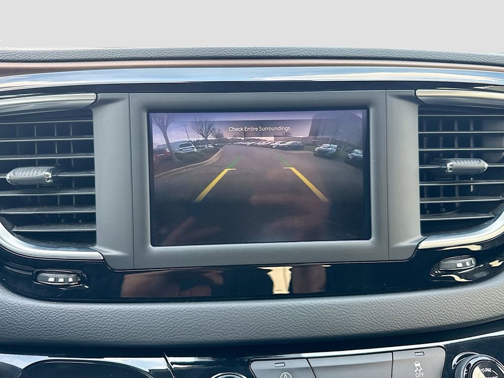 Used 2023 Chrysler Voyager LX image 16