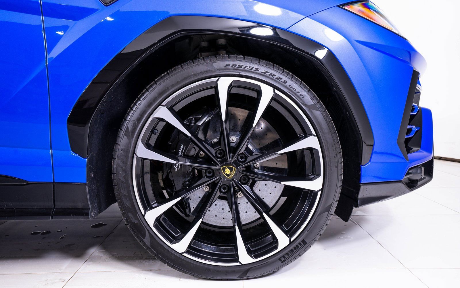 Used 2021 Lamborghini Urus image 16