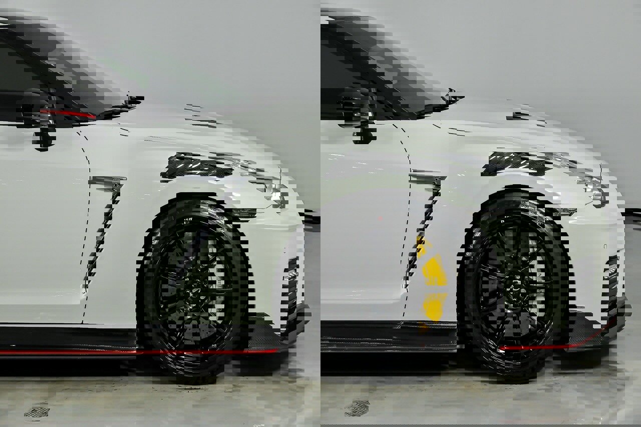 Used 2020 Nissan GT-R NISMO AWD/4WD image 15