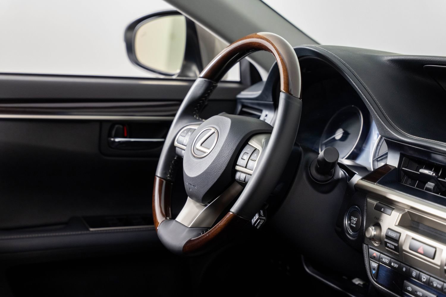 Used 2018 Lexus ES 350 w/ Navigation System Package FWD image 25
