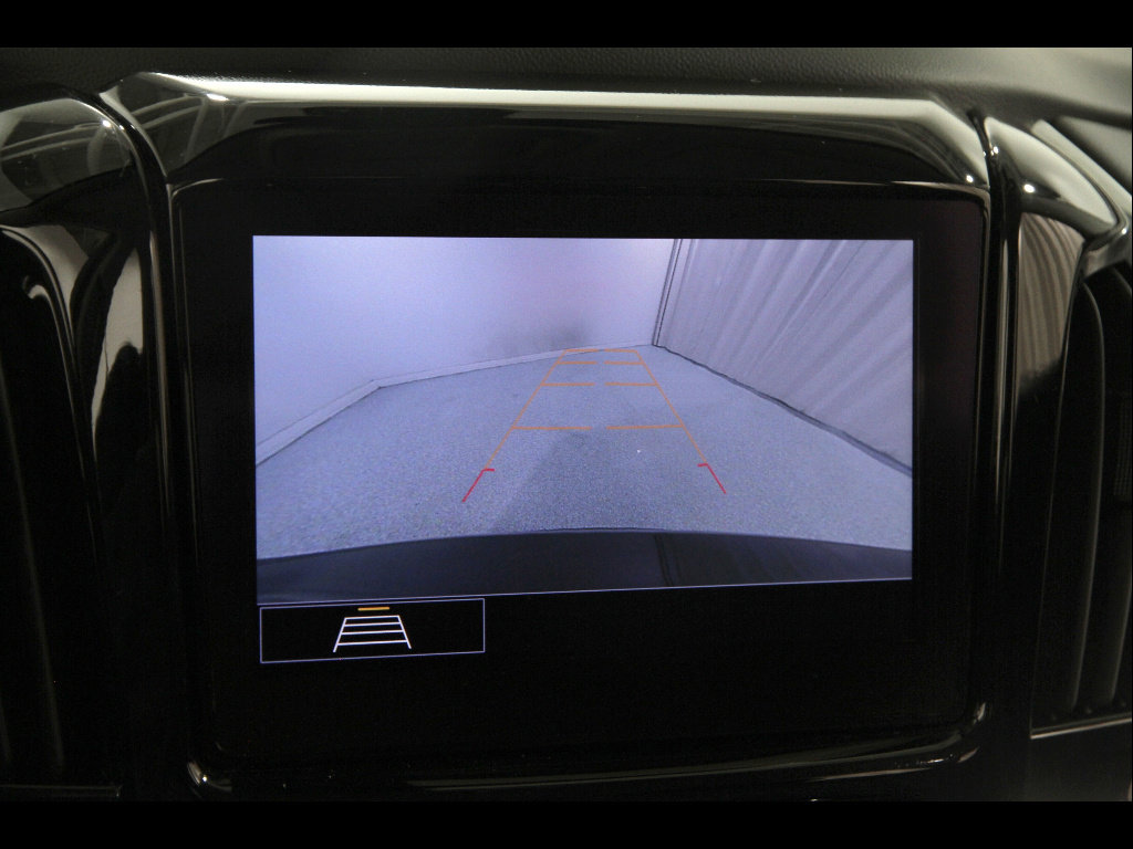 Used 2021 Chevrolet Traverse LT image 16