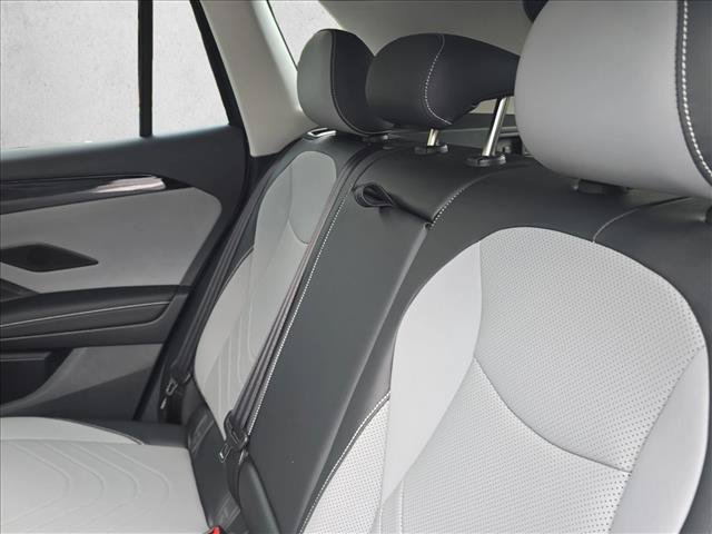 Used 2026 Volkswagen Tiguan SE AWD/4WD image 16