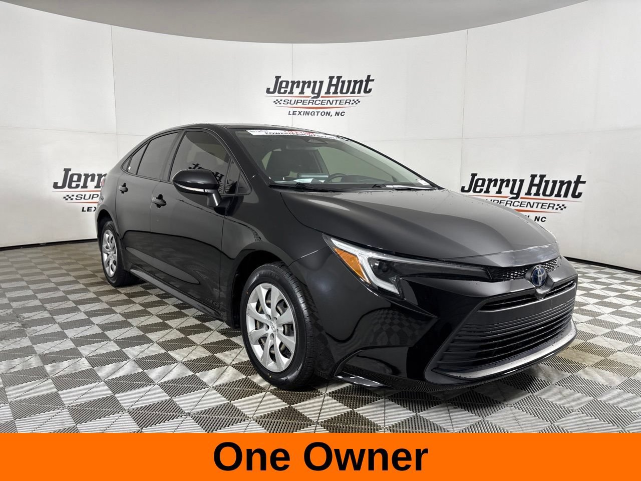 Used 2024 Toyota Corolla LE FWD image 4