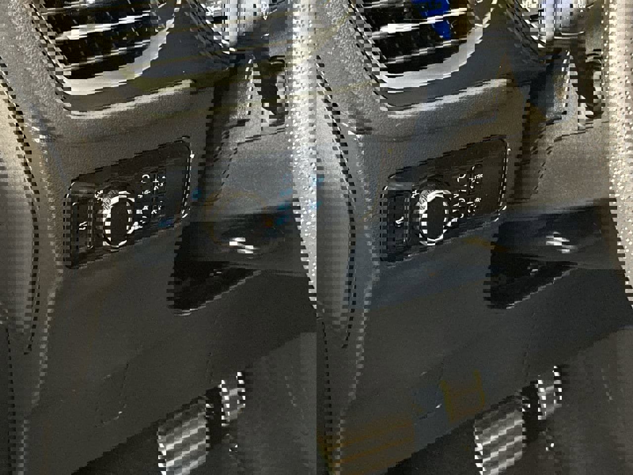 Used 2024 Ford Escape ST-Line image 12