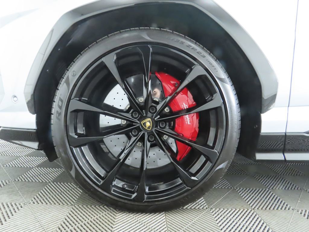 Used 2022 Lamborghini Urus image 31
