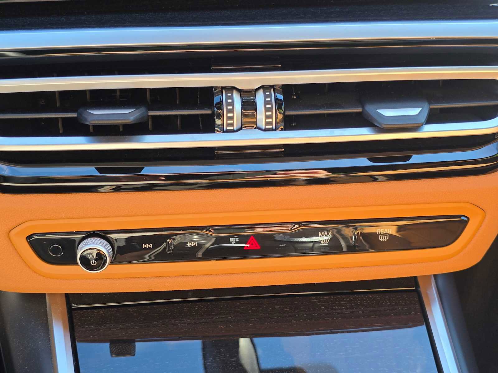 Used 2024 BMW 330e xDrive w/ Premium Package image 32