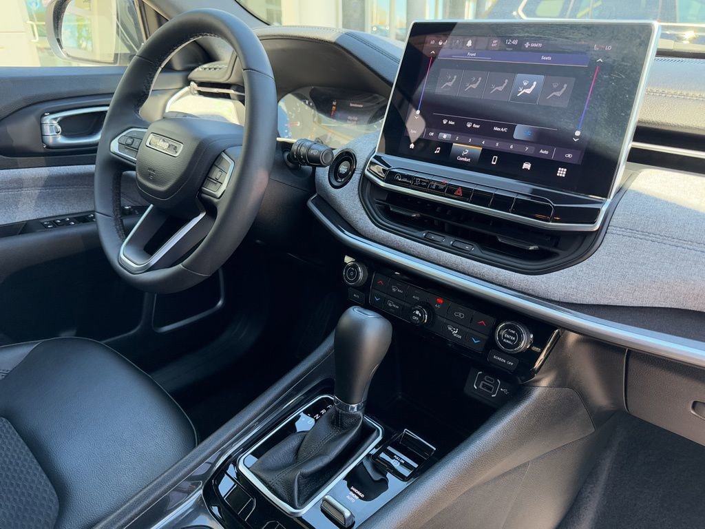 Used 2023 Jeep Compass Latitude w/ Convenience Group image 31