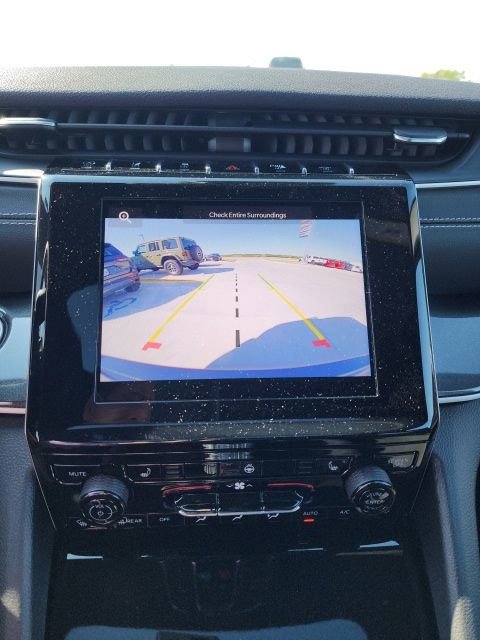 Used 2023 Jeep Grand Cherokee Altitude image 51