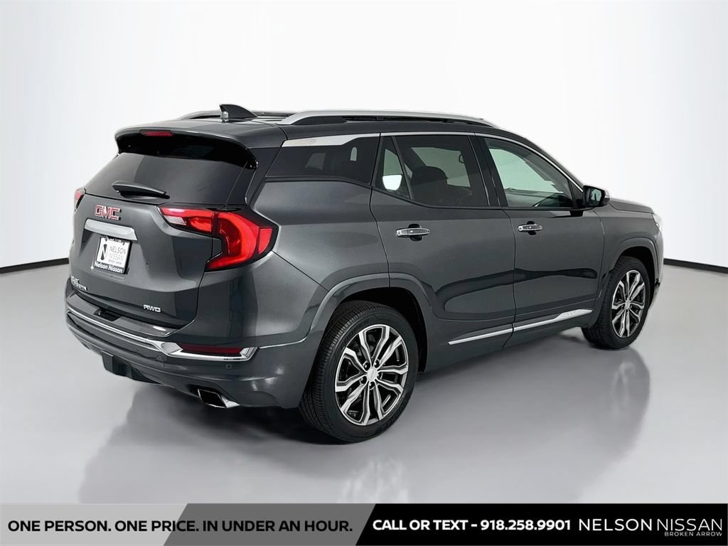 Used 2020 GMC Terrain Denali w/ Denali Premium Package AWD/4WD image 5
