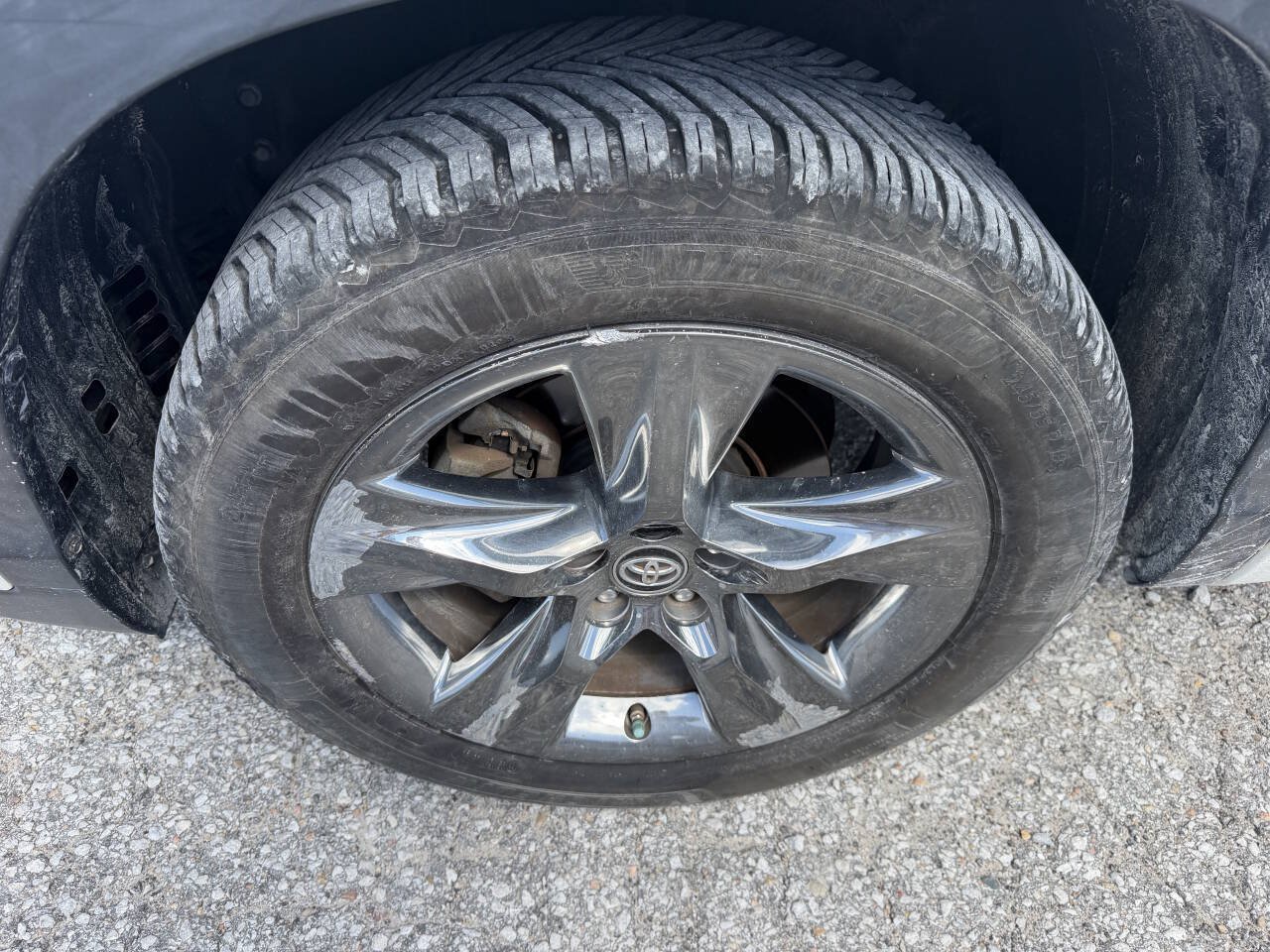 Used 2017 Toyota Highlander Limited Platinum FWD image 9