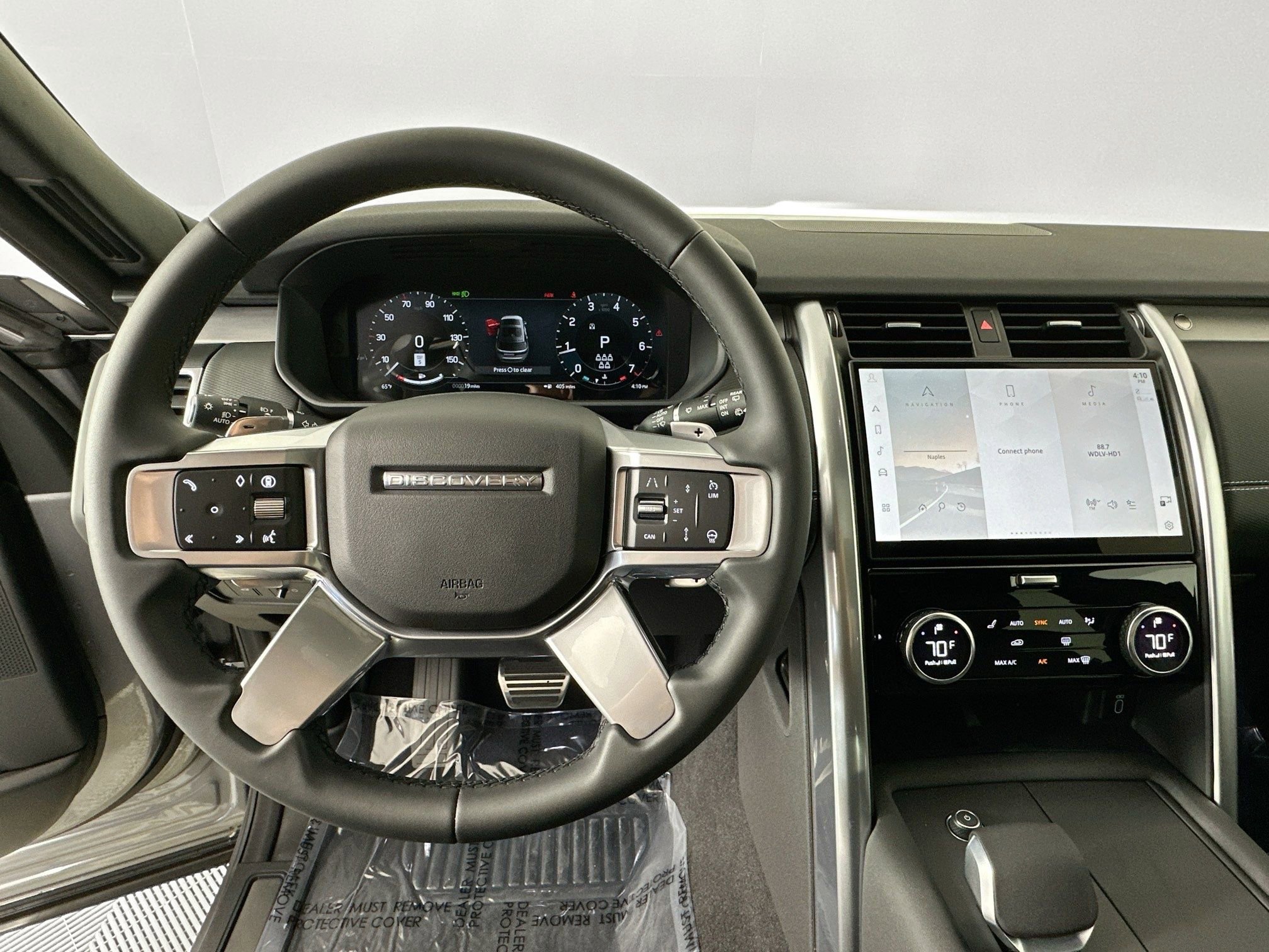 Used 2026 Land Rover Discovery Limited Edition image 11