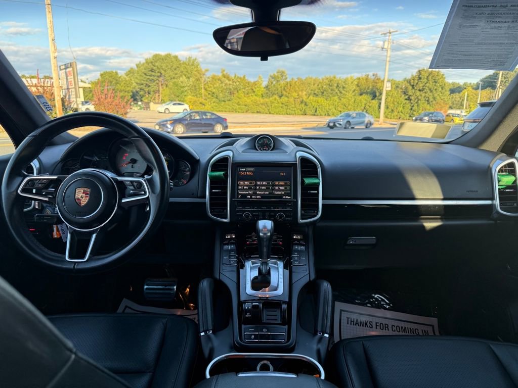 Used 2015 Porsche Cayenne S image 19