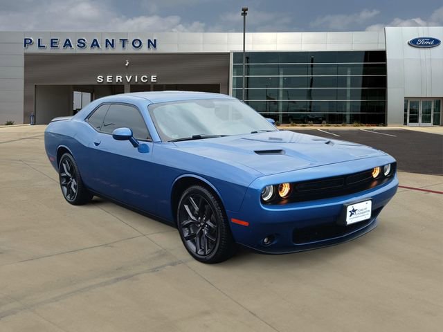 Used 2023 Dodge Challenger SXT w/ Blacktop Package image 7