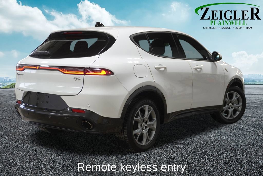 Used 2024 Dodge Hornet R/T image 3