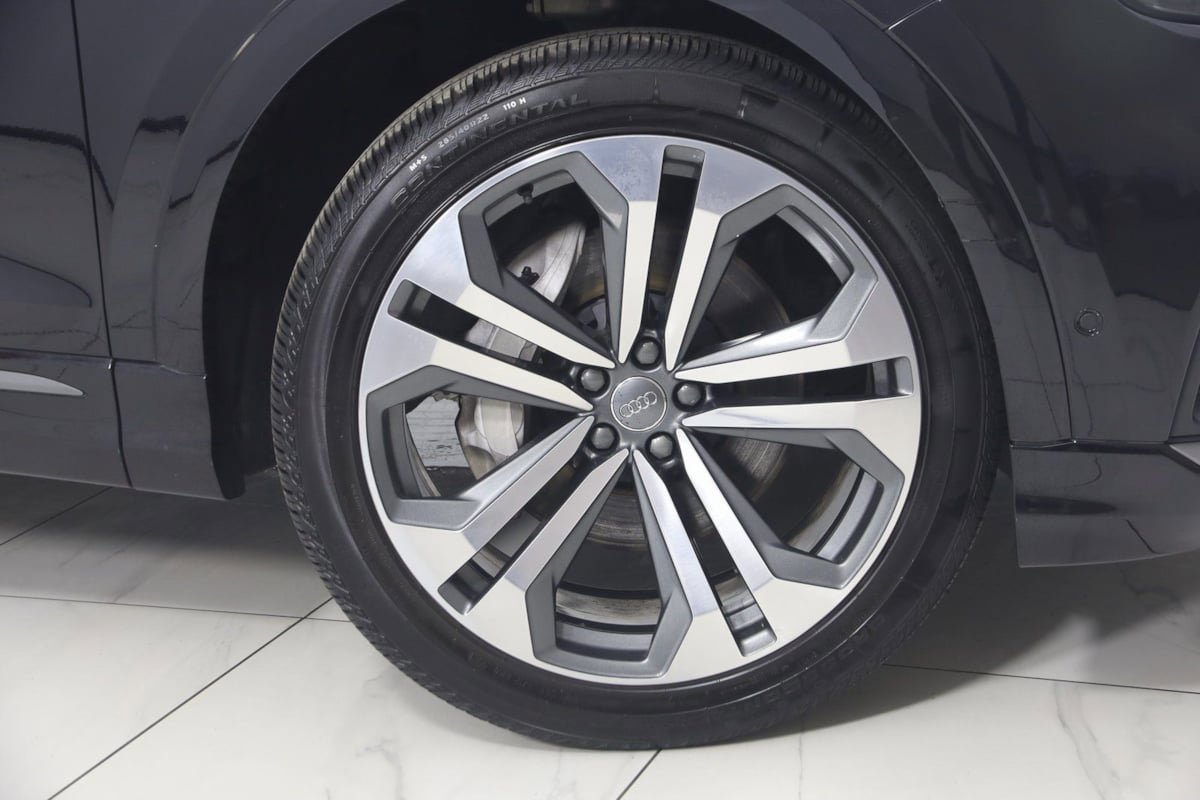 Used 2021 Audi Q8 Prestige w/ Prestige Package image 15