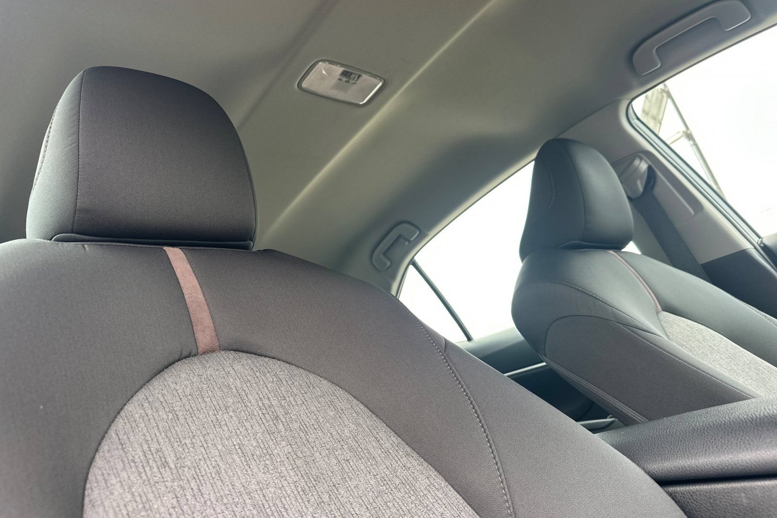 Used 2019 Toyota Camry LE FWD image 17