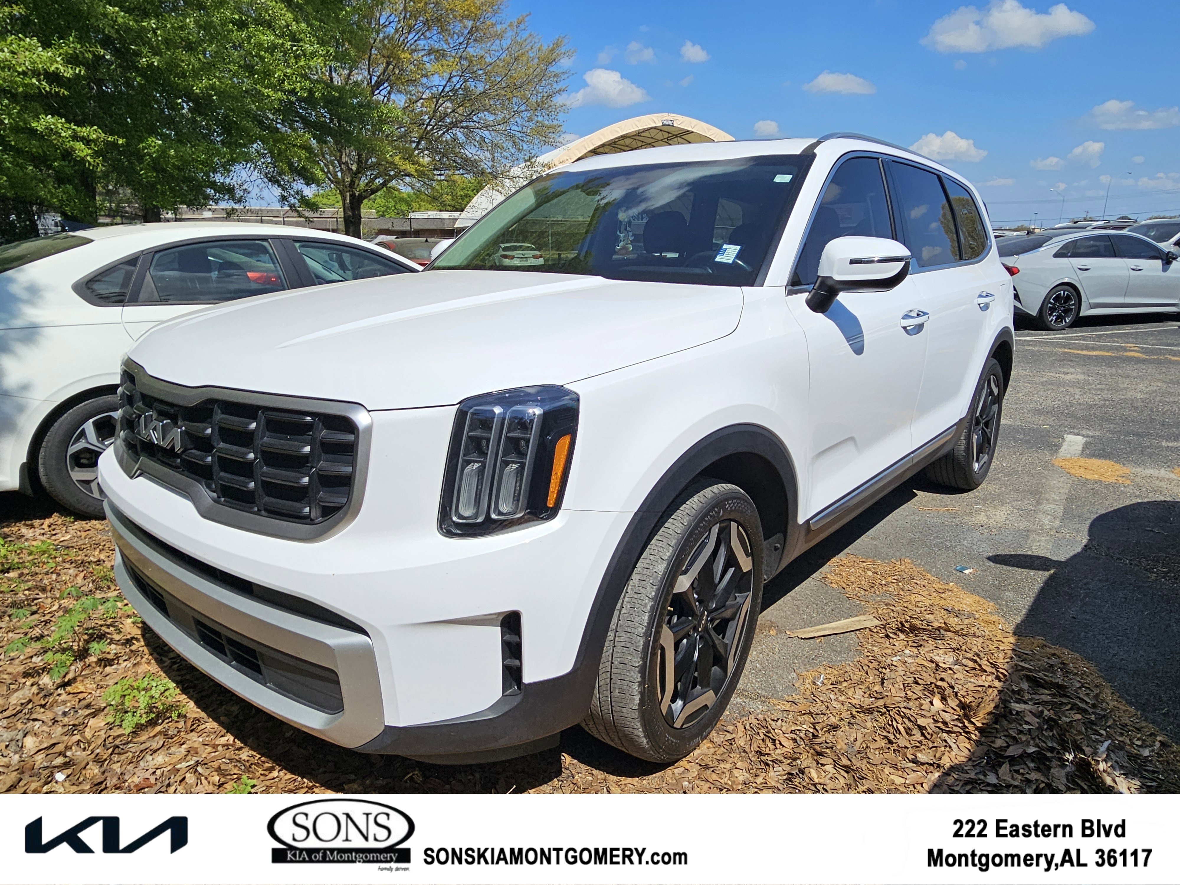 Used 2024 Kia Telluride S w/ S Sunroof Package