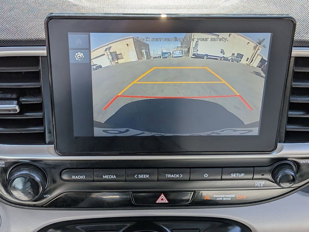 Used 2025 Hyundai Venue SEL image 19