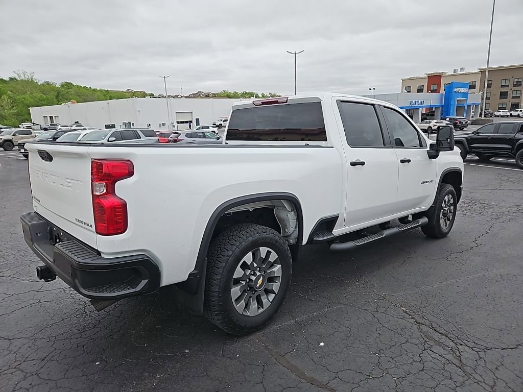 Used 2025 Chevrolet Silverado 2500 Custom w/ Custom Value Package AWD/4WD image 8