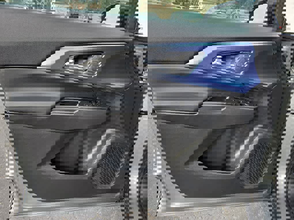 New 2026 Chevrolet Equinox EV LT image 12