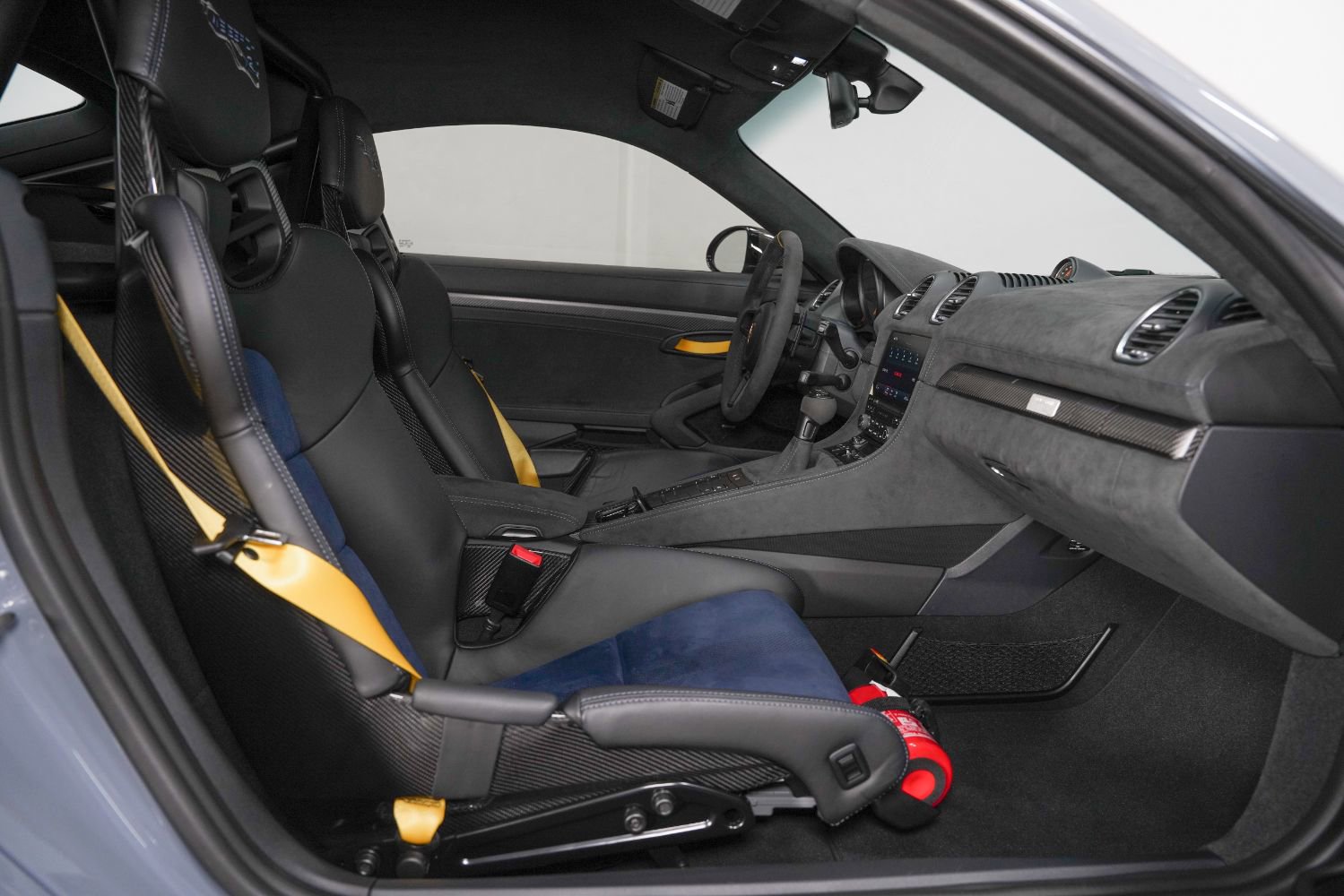 Used 2023 Porsche 718 Cayman GT4 RS RWD image 35