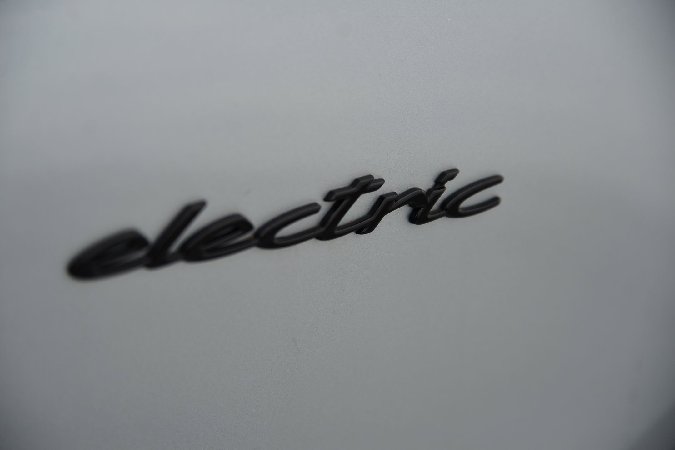 Certified 2025 Porsche Macan 4 Electric image 21