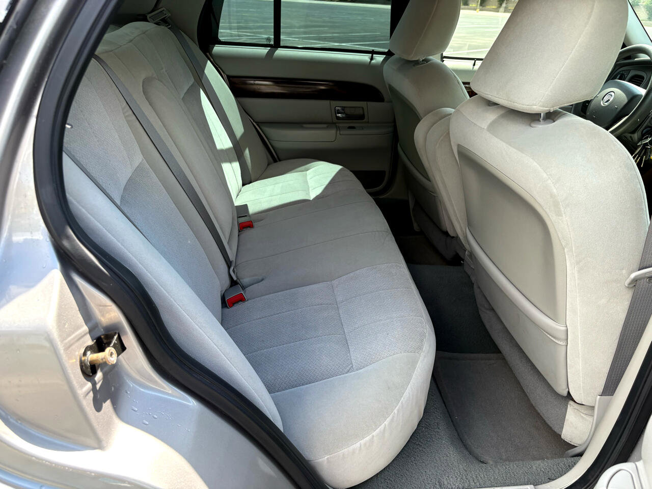 Used 2005 Mercury Grand Marquis GS image 24
