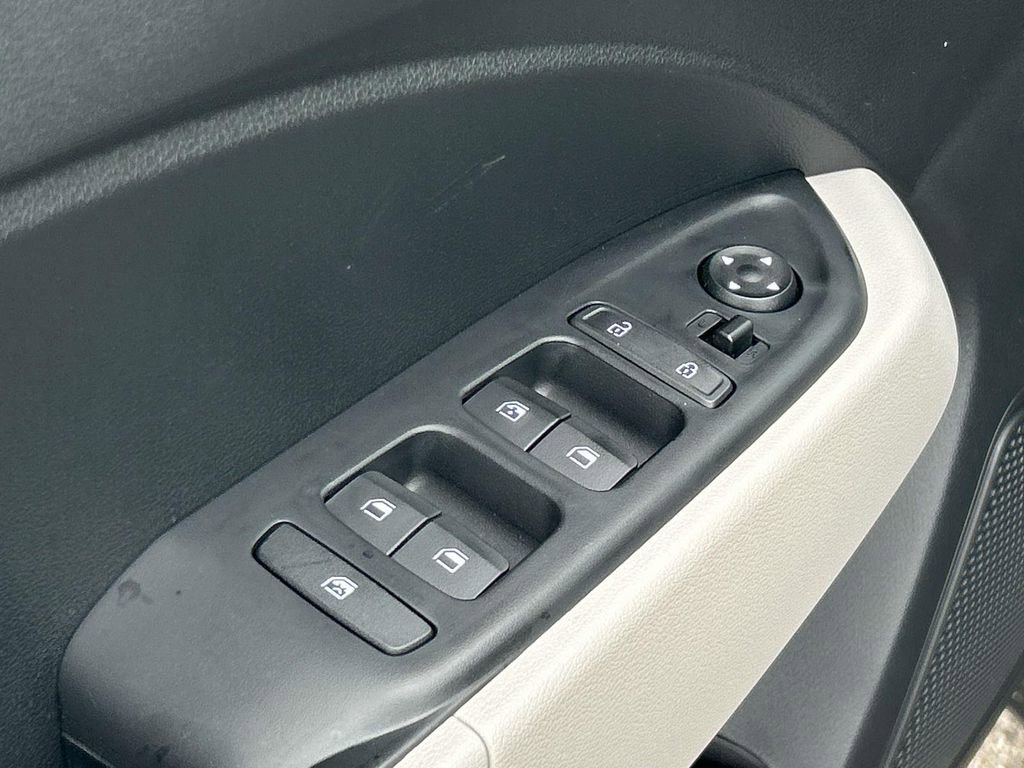 New 2026 Hyundai Venue SEL FWD image 16