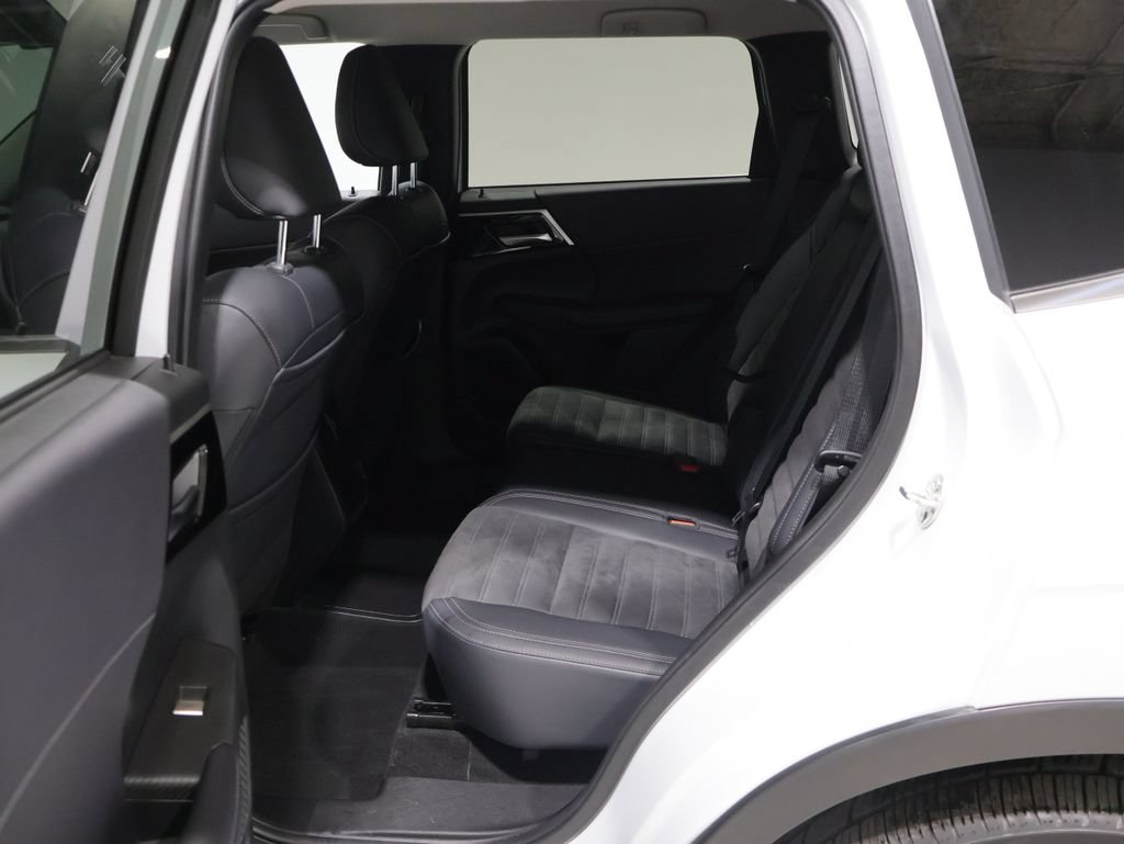Used 2024 Mitsubishi Outlander SEL AWD/4WD image 18