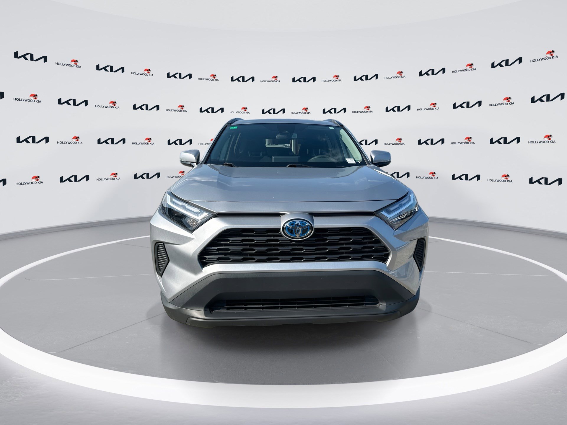 Used 2024 Toyota RAV4 LE AWD/4WD image 3