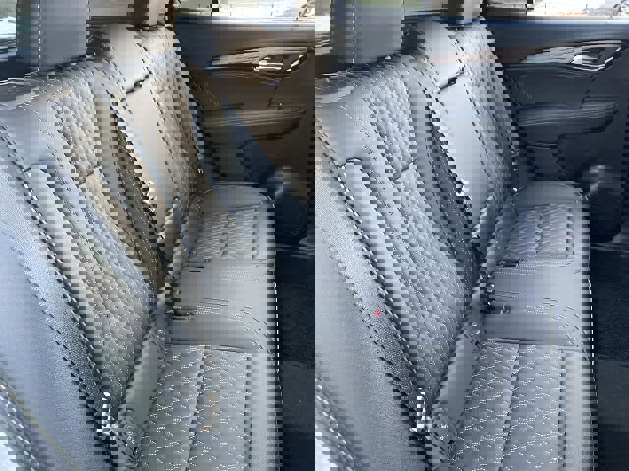 Used 2023 Buick Envision Avenir image 15