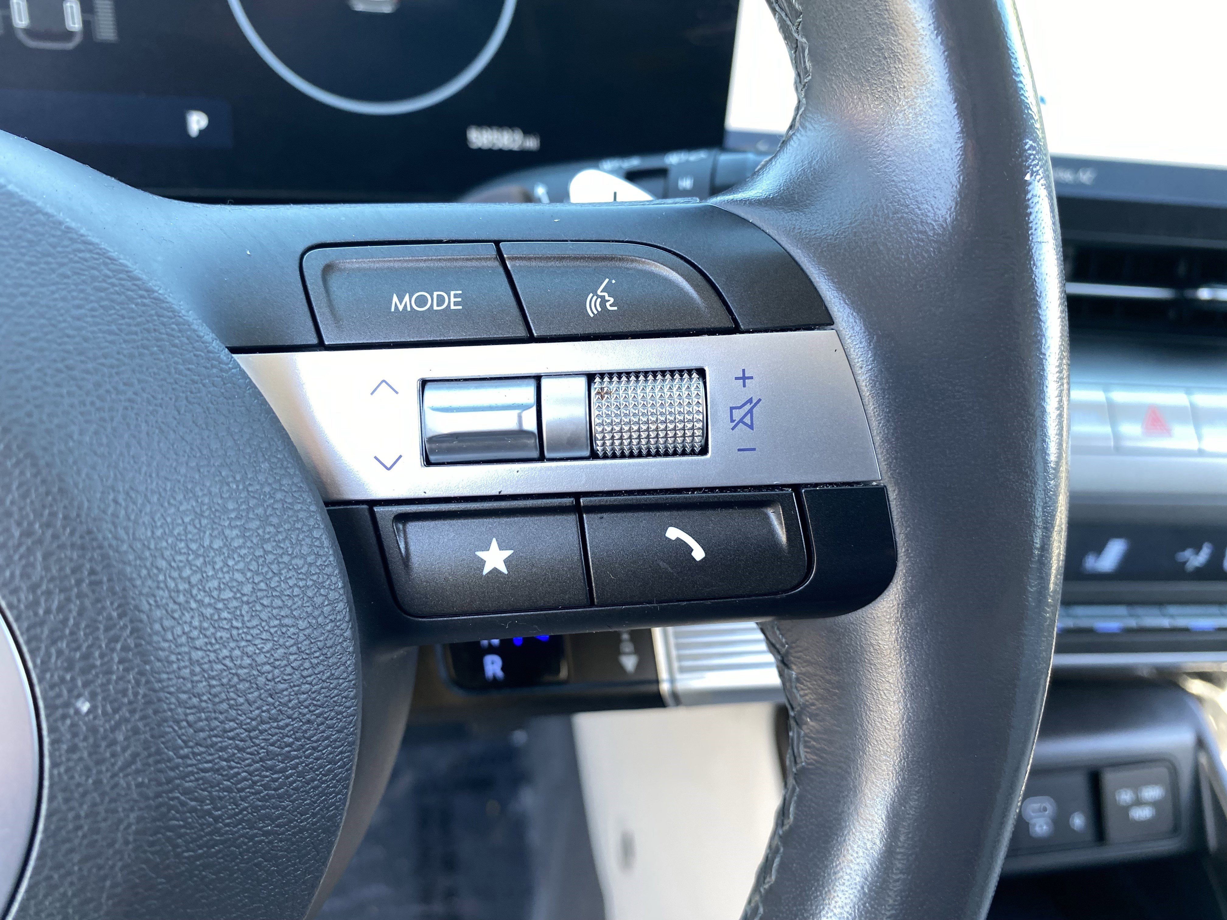 Used 2024 Hyundai Kona Limited AWD/4WD image 31
