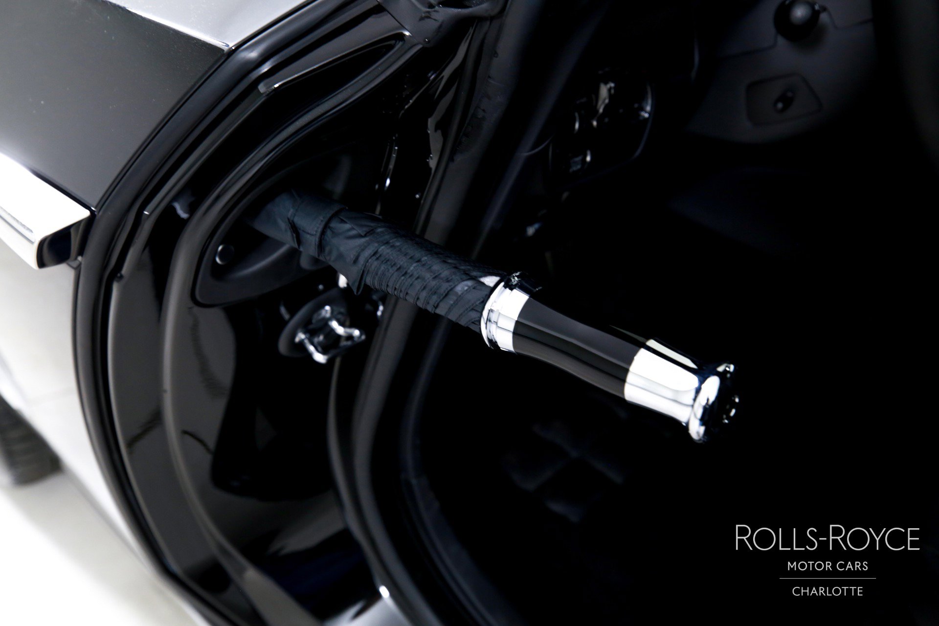 Used 2025 Rolls-Royce Spectre w/ Spectre Launch Package image 17