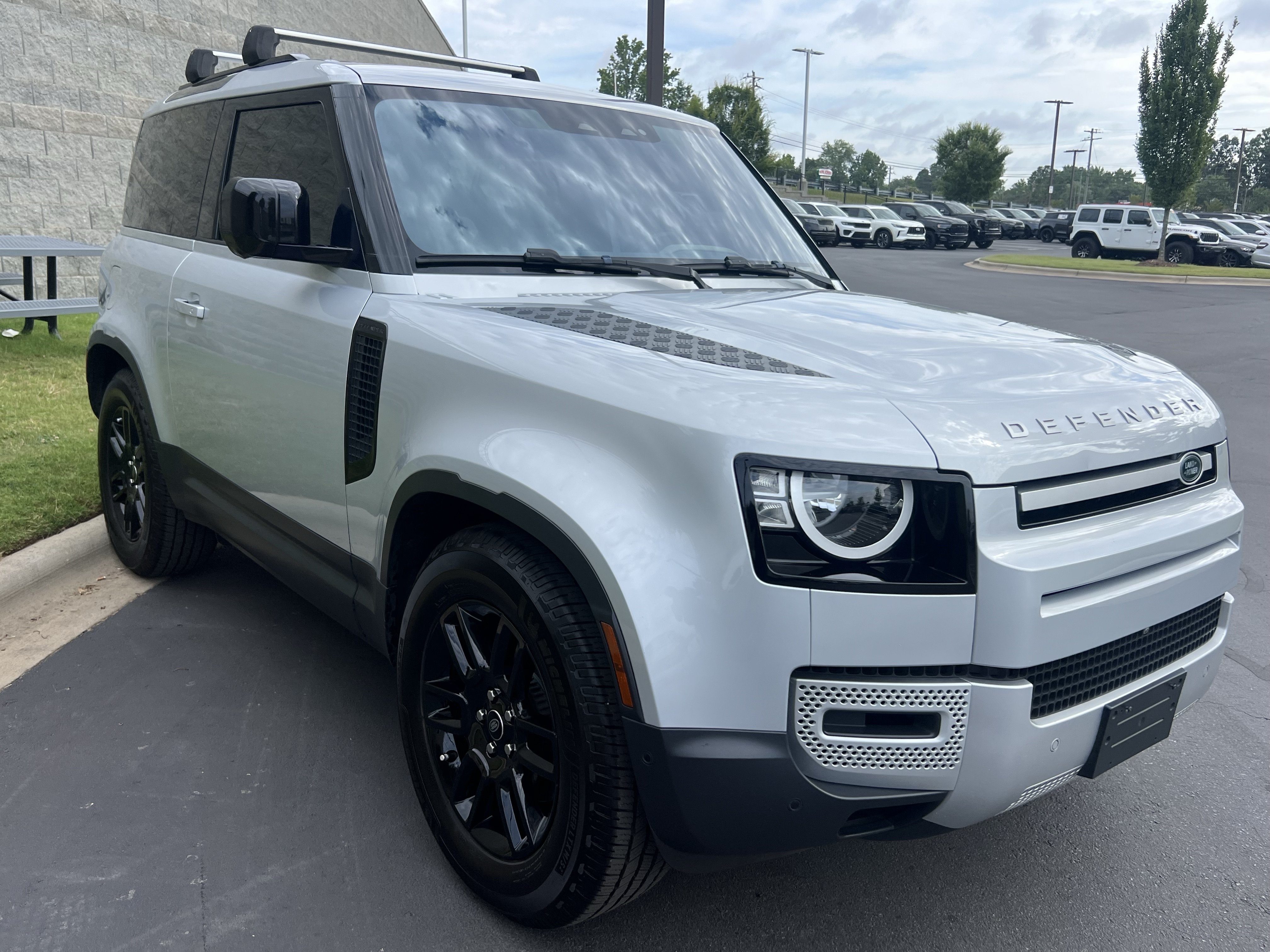 Certified 2022 Land Rover Defender 90 S AWD/4WD image 9