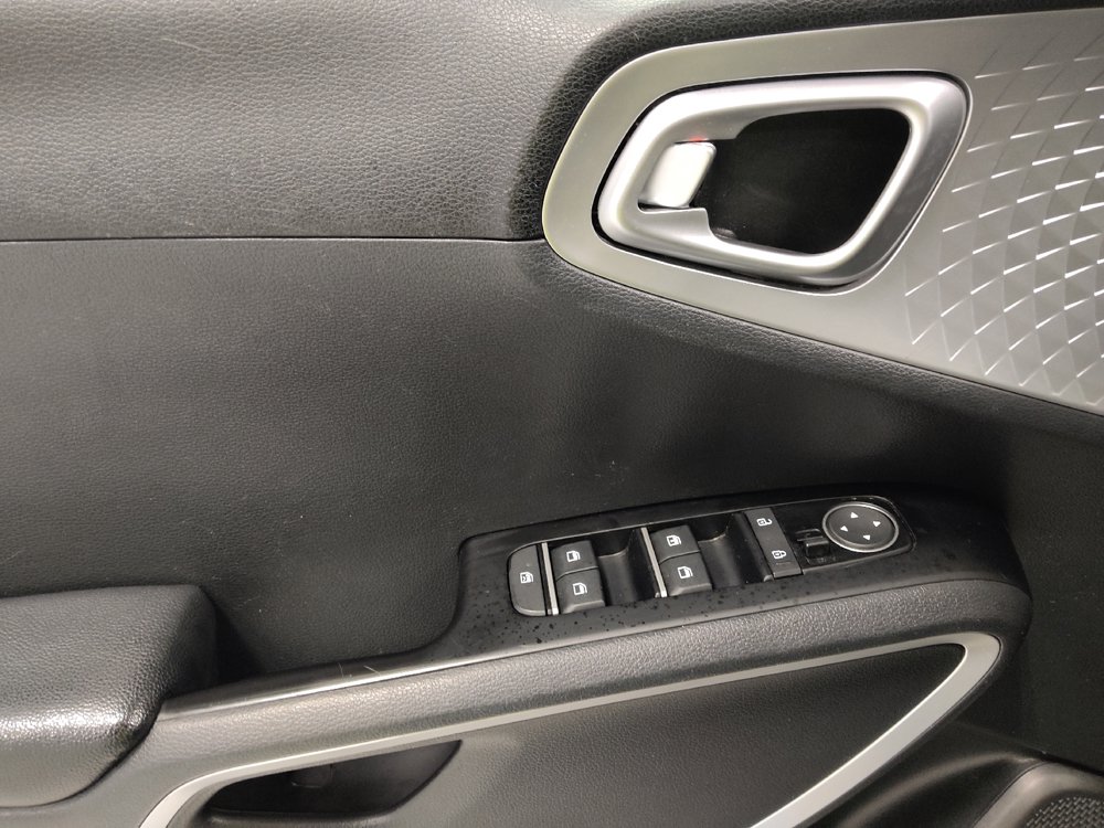 Used 2021 Kia Soul LX FWD image 27