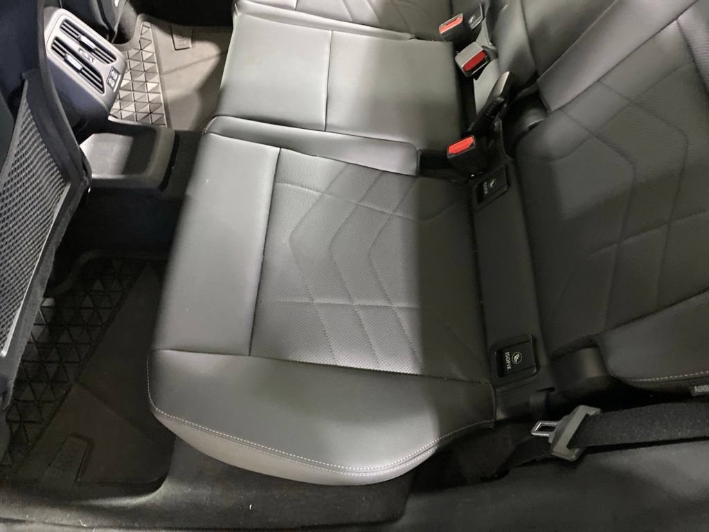 Used 2023 BMW X1 xDrive28i w/ M Sport Package AWD/4WD image 7