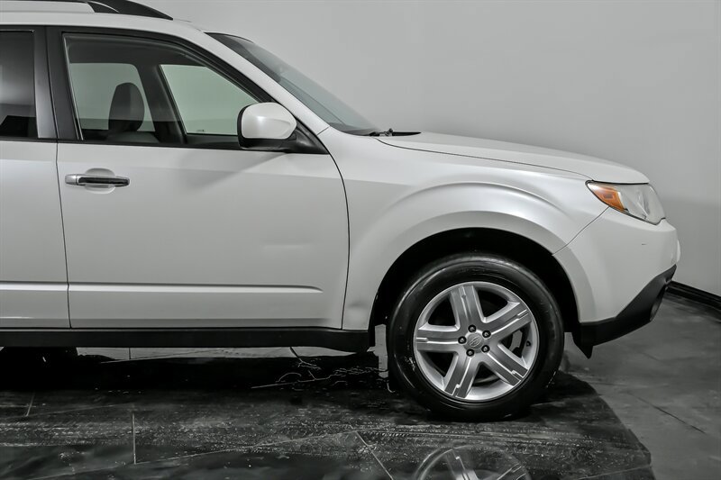 Used 2010 Subaru Forester 2.5X Limited image 12