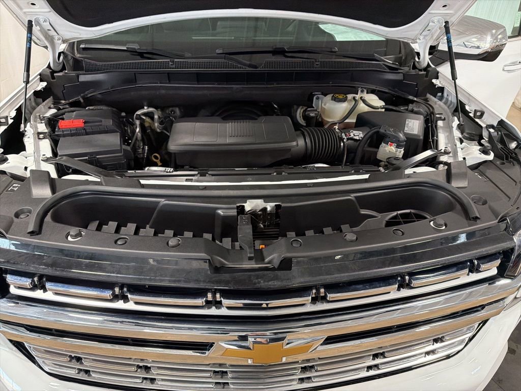 Used 2021 Chevrolet Suburban Premier w/ Premium Package AWD/4WD image 41