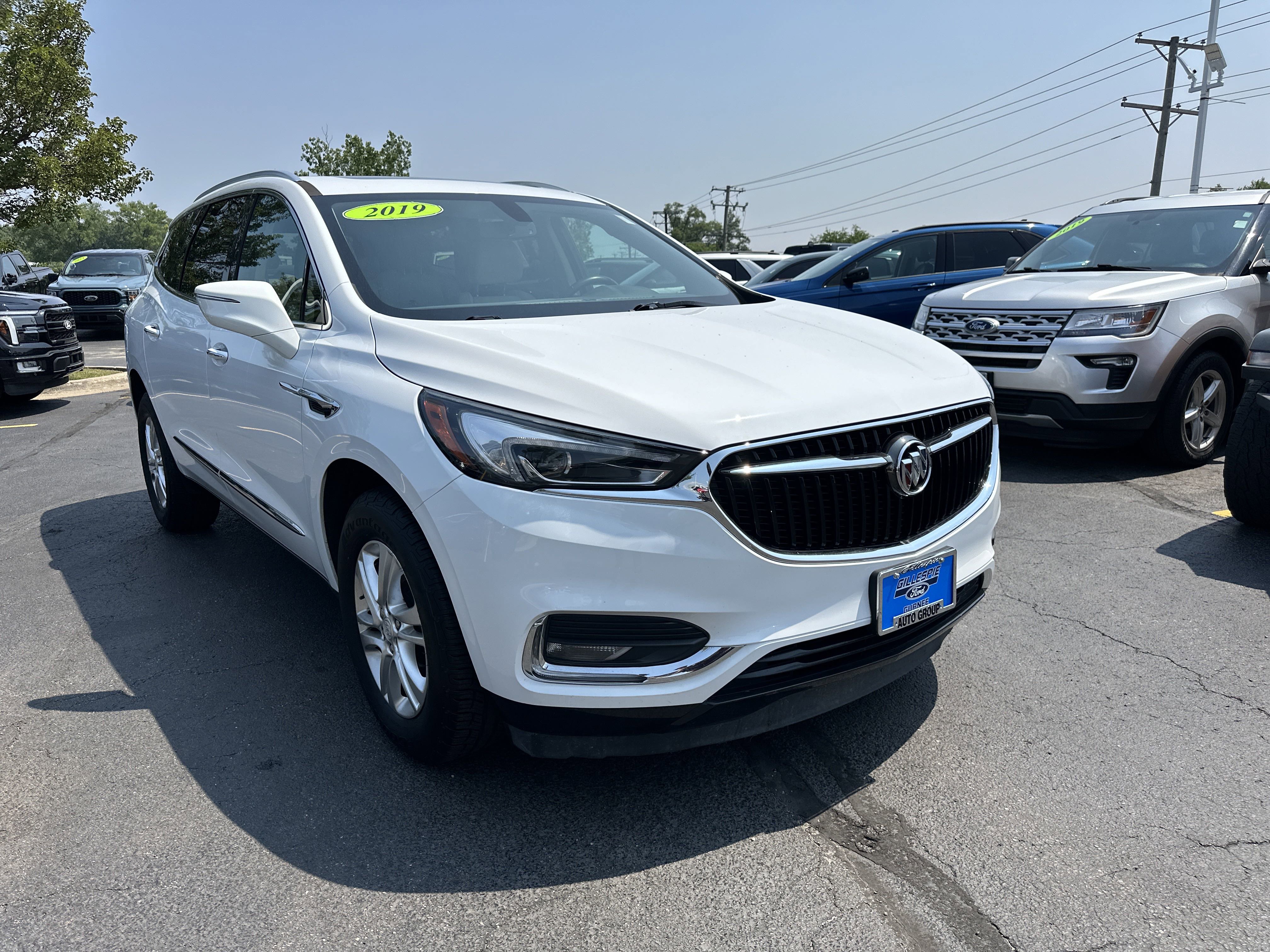 Used 2019 Buick Enclave Essence image 1