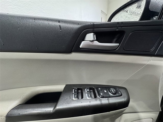 Used 2020 Kia Sportage LX image 16