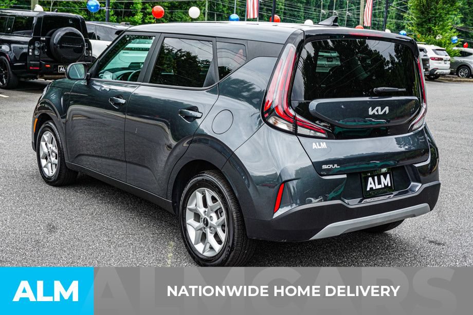 Used 2025 Kia Soul LX w/ LX Technology Package FWD image 4
