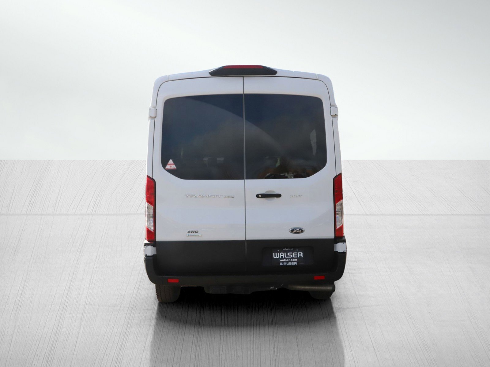 Used 2025 Ford Transit 350 XLT image 4