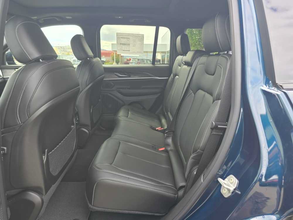New 2026 Jeep Grand Cherokee Limited AWD/4WD image 16