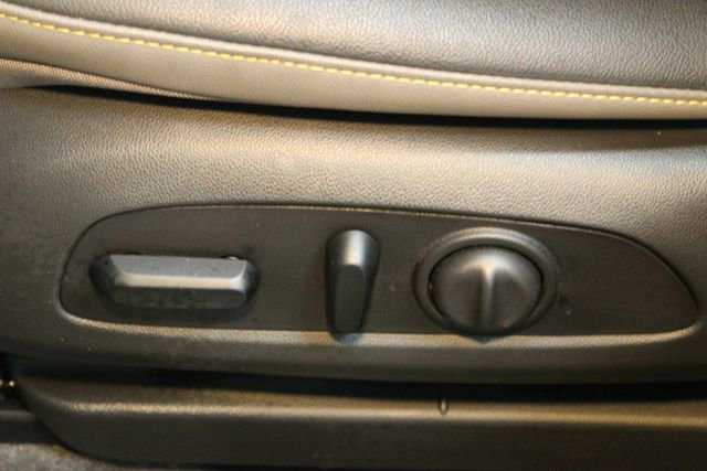 Used 2025 Chevrolet Trax ACTIV w/ Sunroof Package FWD image 17